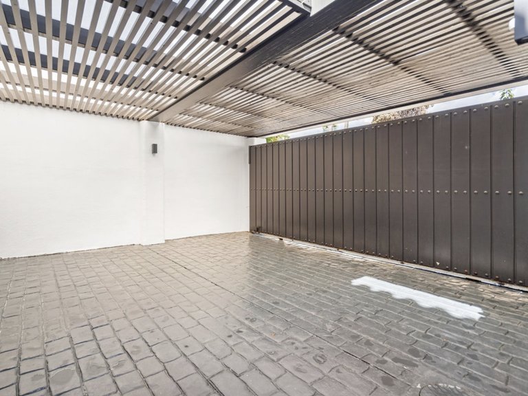 Exquisite Contemporary Villa Steps from the Beach in Marbesa, Marbella East 20