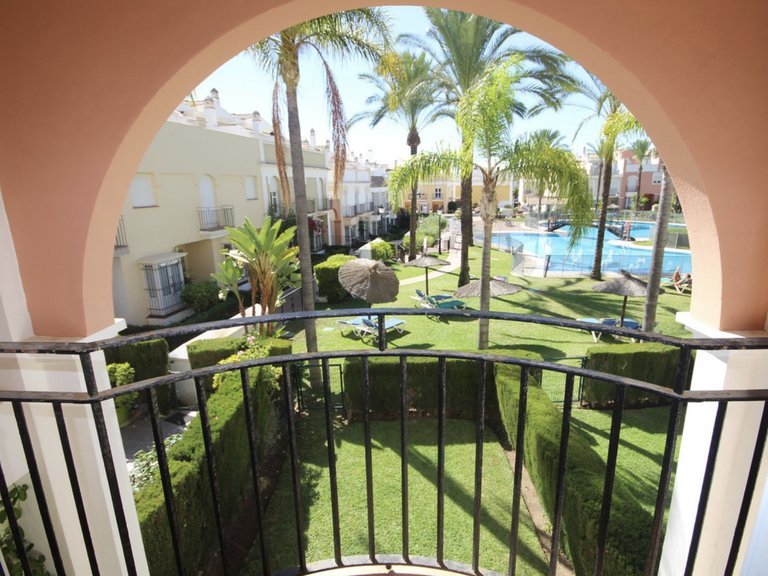 Elegant Parhus vid Strandkanten i Bahía de Marbella 12