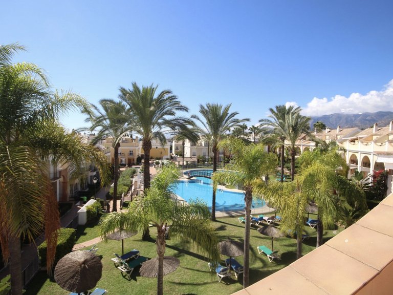 Elegant Parhus vid Strandkanten i Bahía de Marbella 6