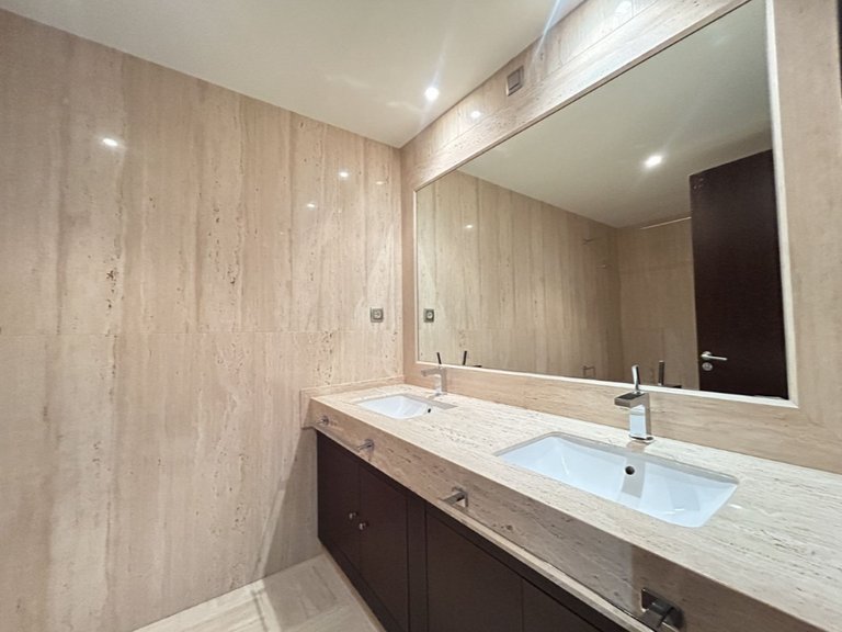 Apartment for Sale in Marbella, Malaga 32