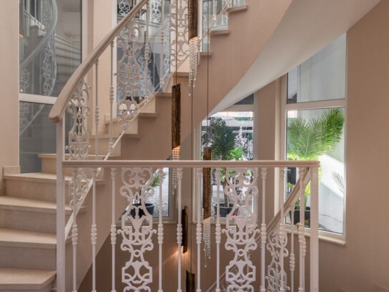 Villa for Sale in Marbella, Malaga, Nueva Andalucia 13