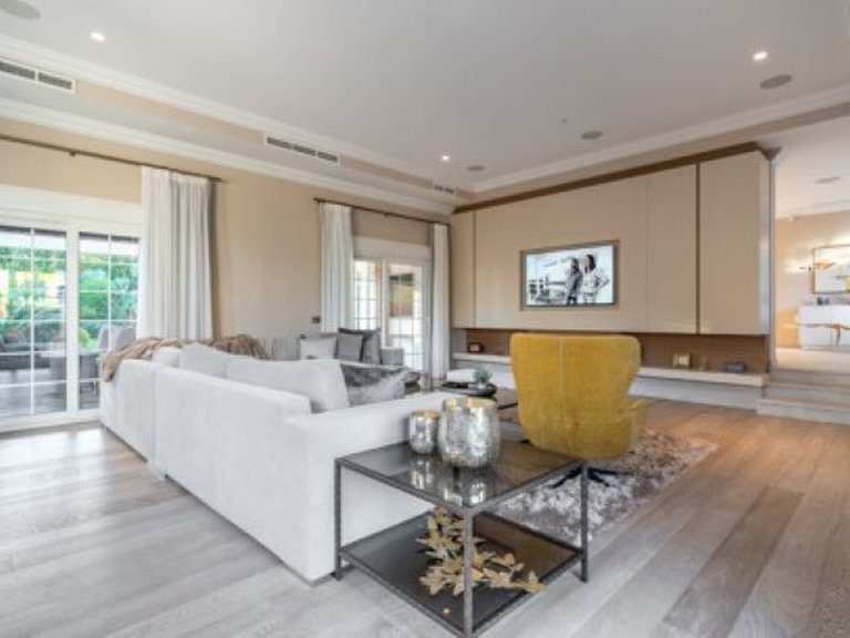 Villa for Sale in Marbella, Malaga, Nueva Andalucia 6