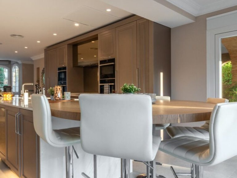 Villa for Sale in Marbella, Malaga, Nueva Andalucia 9