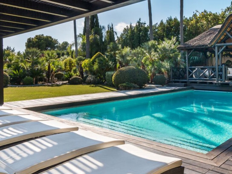 Villa for Sale in Marbella, Malaga, Nueva Andalucia 30