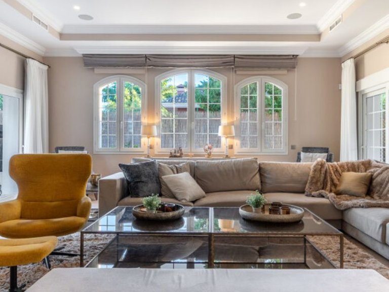 Villa for Sale in Marbella, Malaga, Nueva Andalucia 4