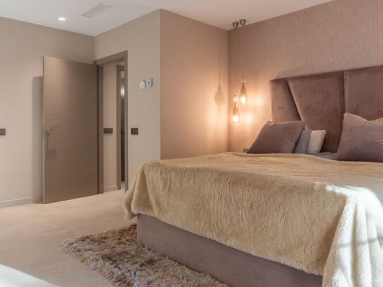 Villa for Sale in Marbella, Malaga, Nueva Andalucia 17