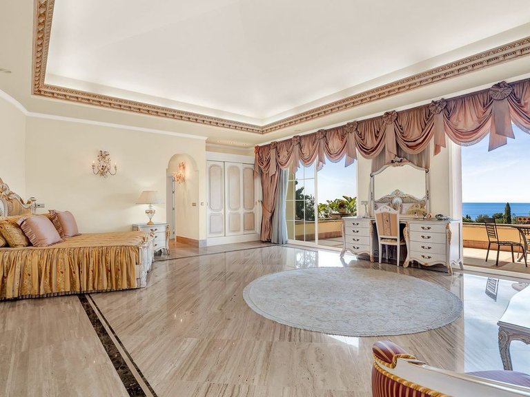 Villa for Sale in Marbella, Malaga, Marbella Golden Mile 16