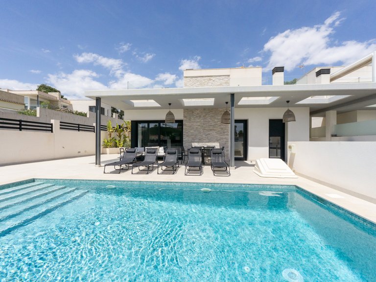 Villa for sale in Torrevieja, Alicante 1