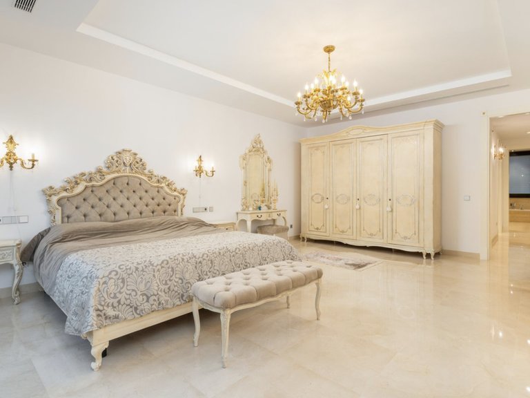 Villa for Sale in San Pedro de Alcantara, Malaga, Guadalmina Baja 7
