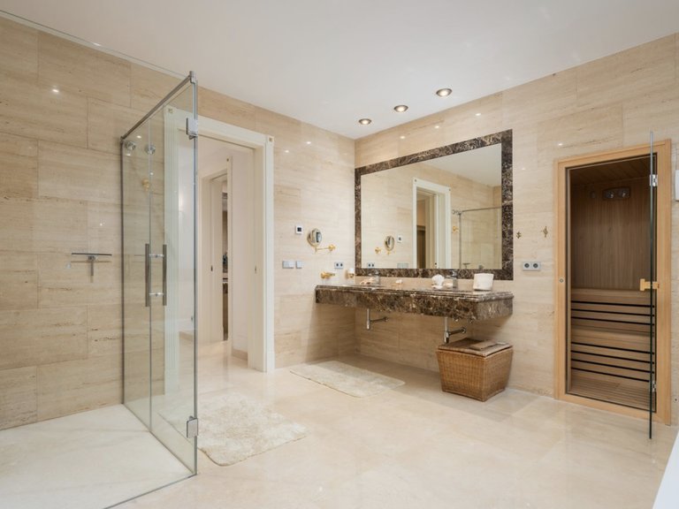Villa for Sale in San Pedro de Alcantara, Malaga, Guadalmina Baja 9
