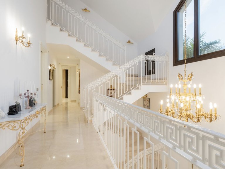 Villa for Sale in San Pedro de Alcantara, Malaga, Guadalmina Baja 10