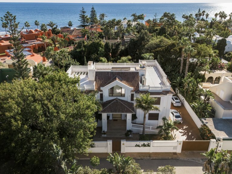 Villa for Sale in San Pedro de Alcantara, Malaga, Guadalmina Baja 19