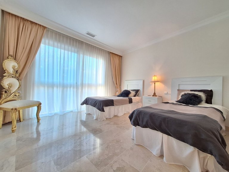 Town House for Sale in Marbella, Malaga, Nueva Andalucia 12