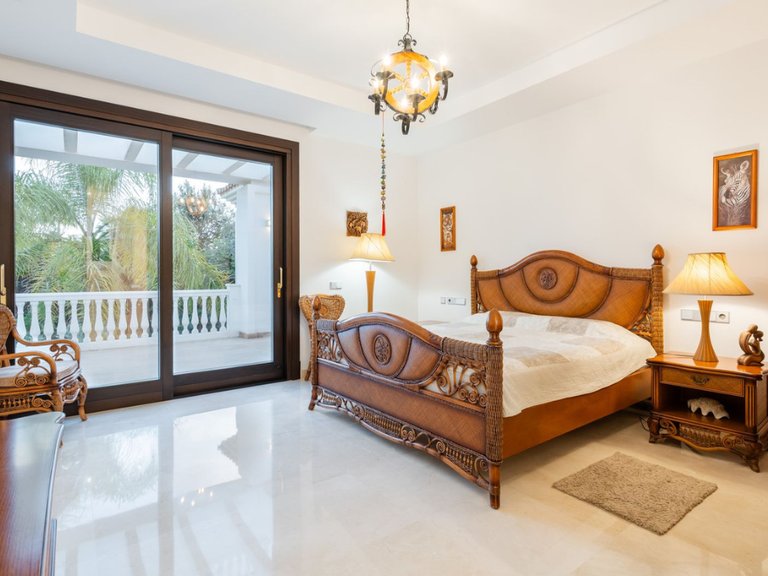 Villa for Sale in San Pedro de Alcantara, Malaga, Guadalmina Baja 15
