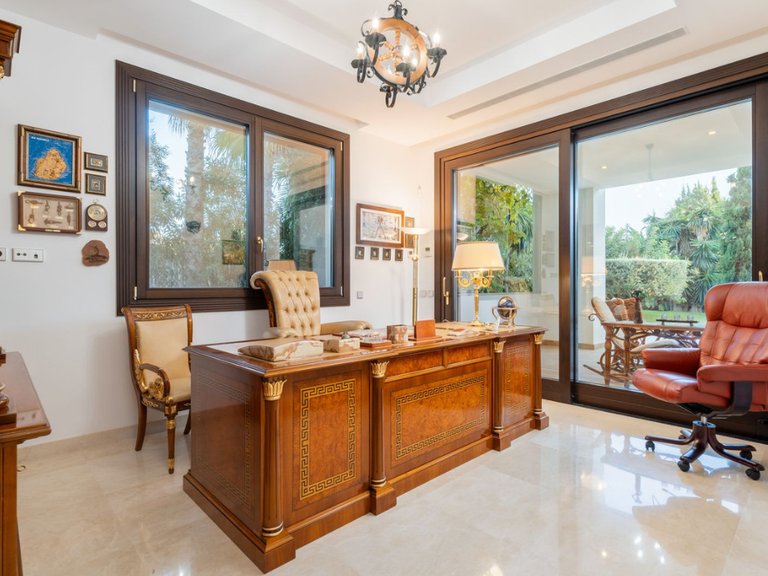 Villa for Sale in San Pedro de Alcantara, Malaga, Guadalmina Baja 21