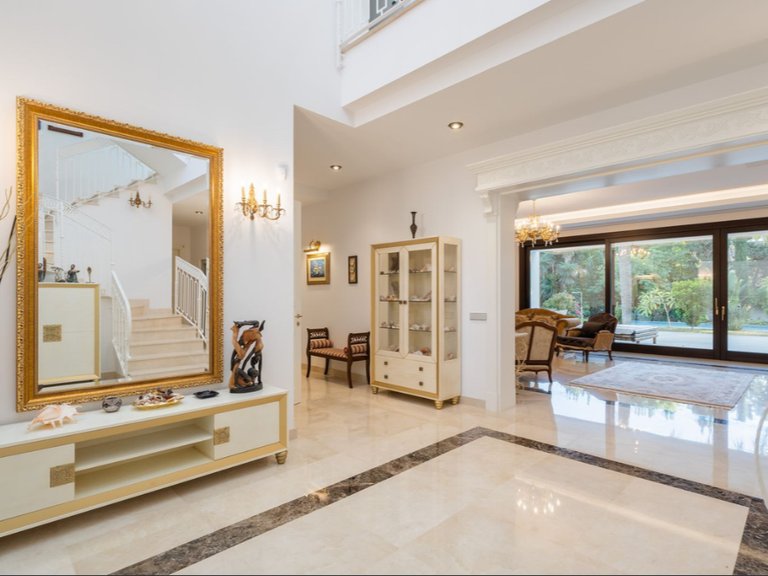 Villa for Sale in San Pedro de Alcantara, Malaga, Guadalmina Baja 26