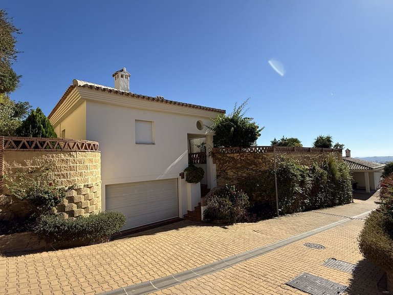 Villa for sale in Benalmadena, Malaga 2