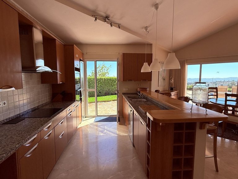 Villa for sale in Benalmadena, Malaga 4