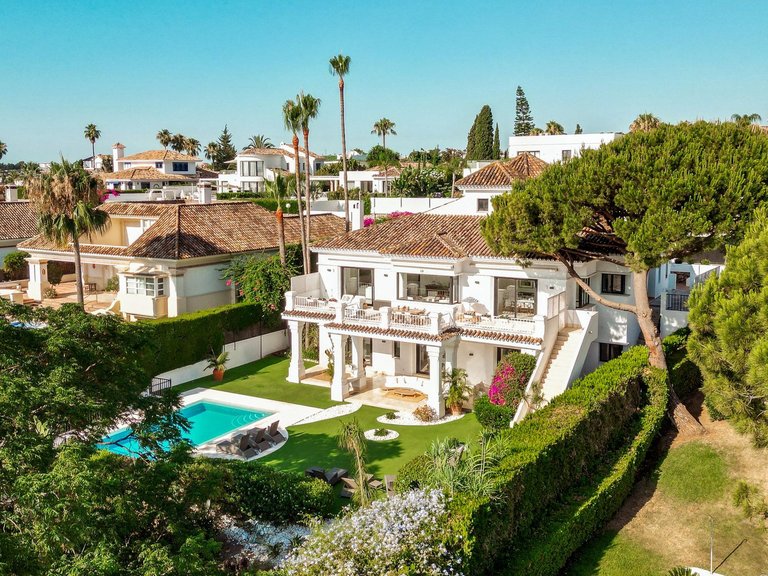 Villa for Sale in Marbella, Malaga 3