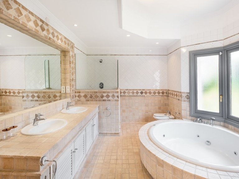 Villa for Sale in Marbella, Malaga 33