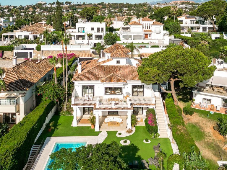 Villa for Sale in Marbella, Malaga 4