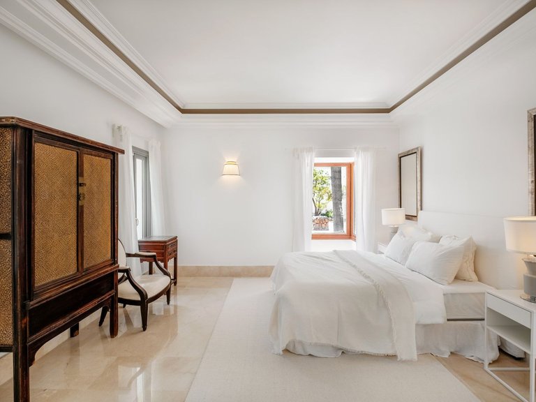 Villa for Sale in Marbella, Malaga 31