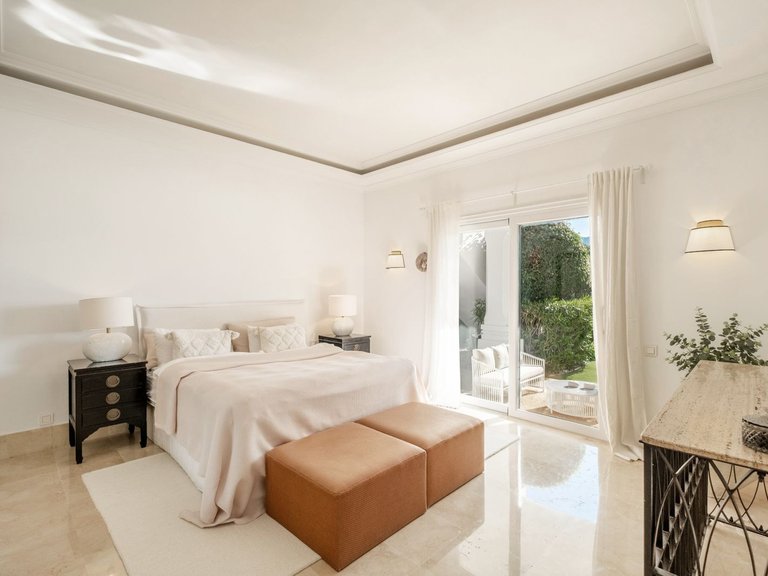 Villa for Sale in Marbella, Malaga 28