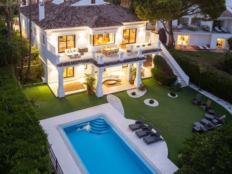 Villa for Sale in Marbella, Malaga 44