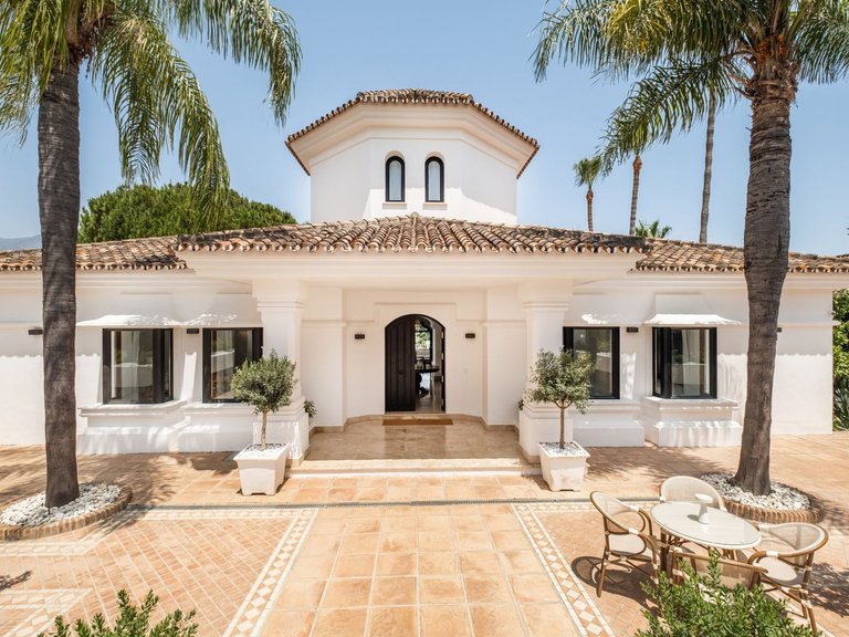 Villa for Sale in Marbella, Malaga 1