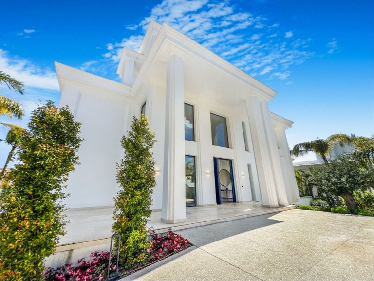 Villa for Sale in Marbella, Malaga 33