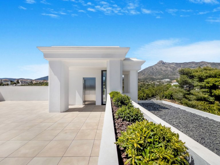 Villa for Sale in Marbella, Malaga 31