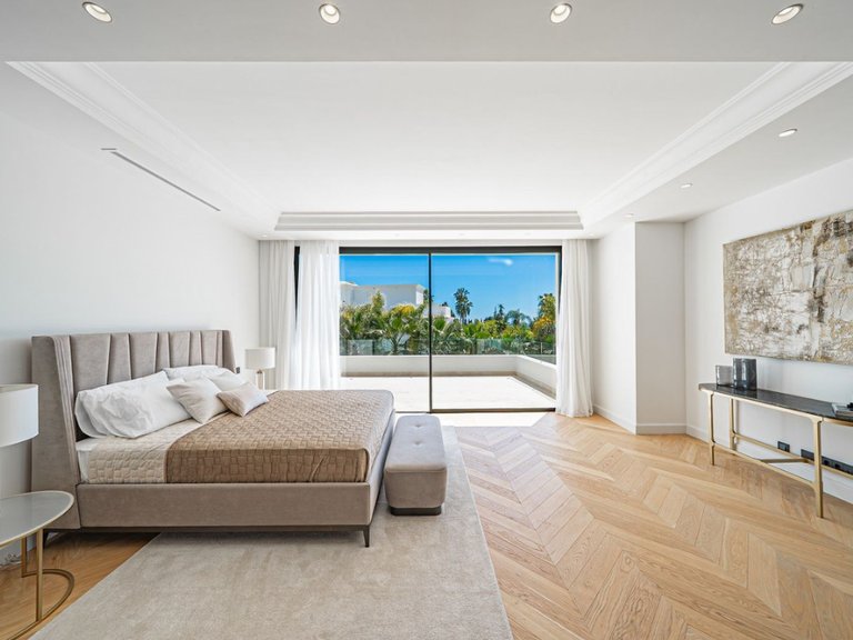 Villa for Sale in Marbella, Malaga 3