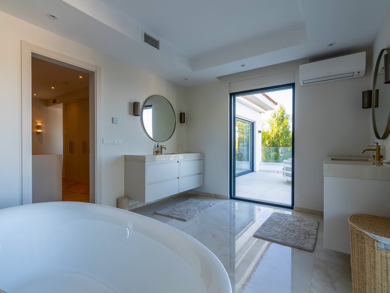 Villa for Sale in Marbella, Malaga 25