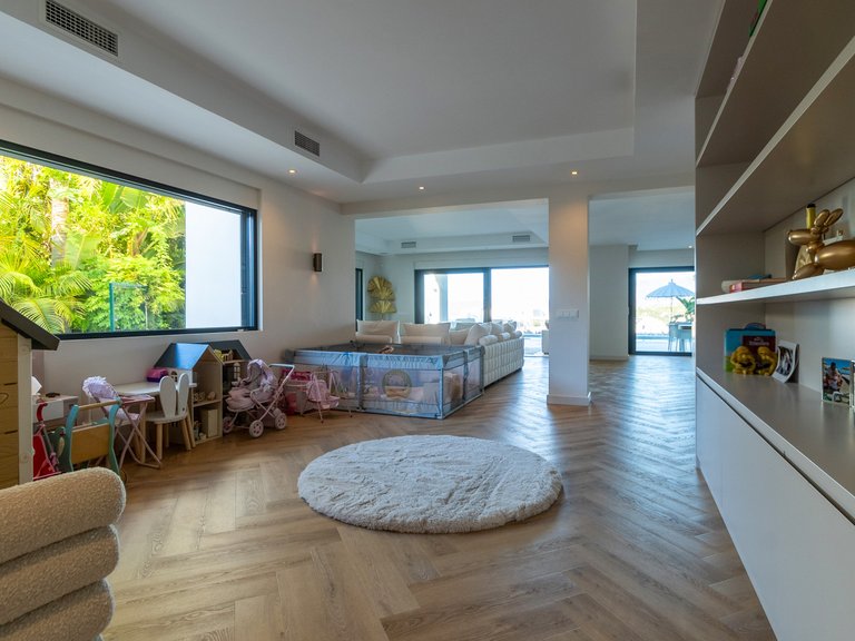 Villa for Sale in Marbella, Malaga 28