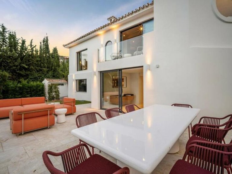 Villa for Sale in Marbella, Malaga 9