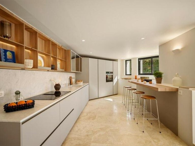 Villa for Sale in Marbella, Malaga 13