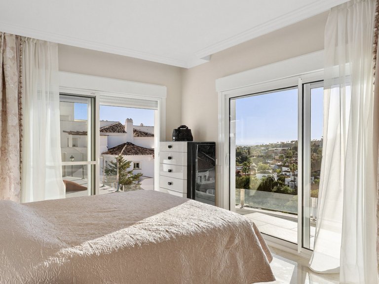Penthouse with private pool 2