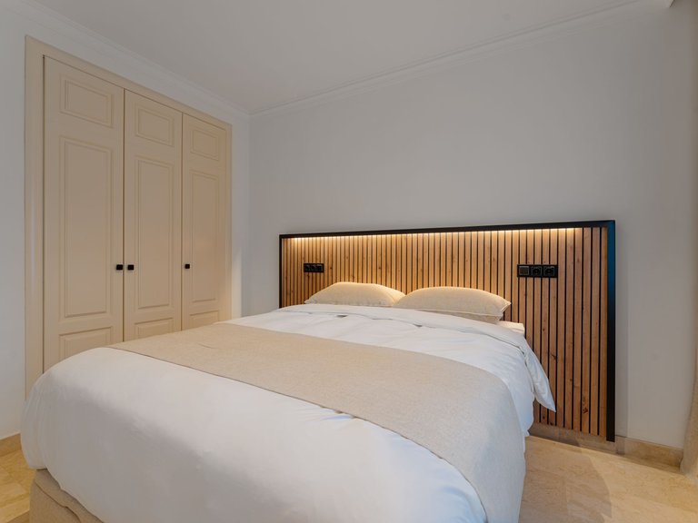 Apartment for Sale in Marbella, Malaga, Marbella Golden Mile 8