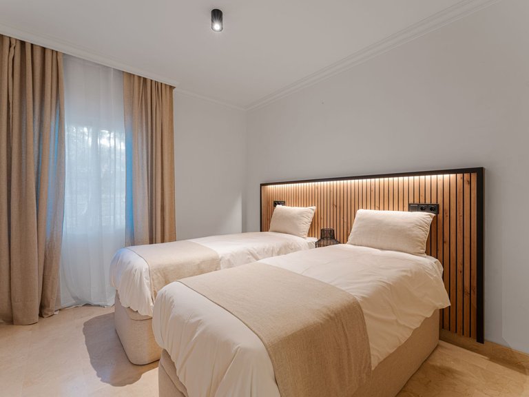 Apartment for Sale in Marbella, Malaga, Marbella Golden Mile 7