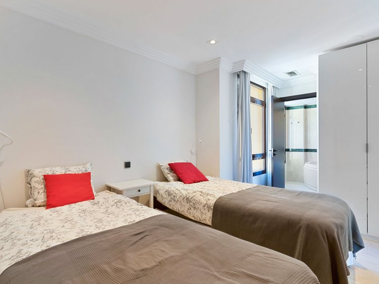 Villa for Sale in Marbella, Malaga 23
