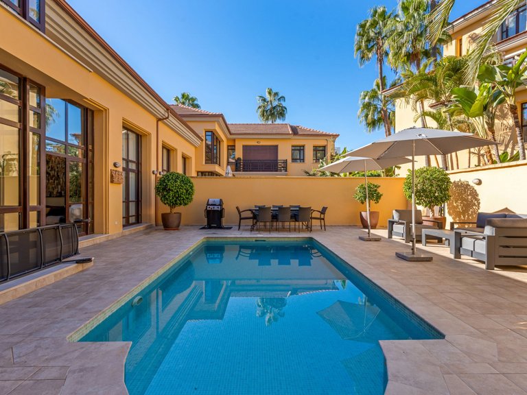 Villa for Sale in Marbella, Malaga 18