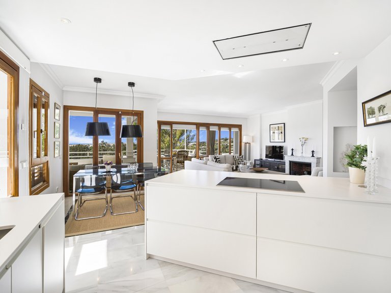 Apartment for Sale in Marbella, Malaga, Nueva Andalucia 10