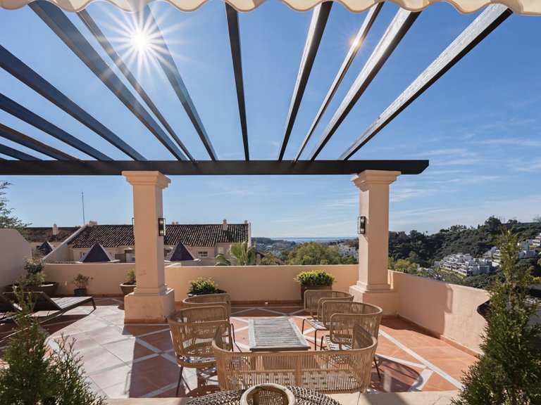 Apartamento de tres dormitorios en Albatross Hill, Nueva Andalucía 14
