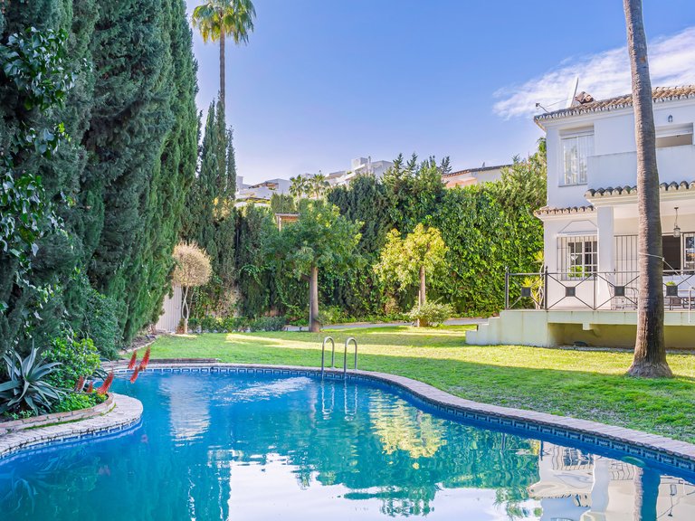 Villa for Sale in Marbella, Malaga 41