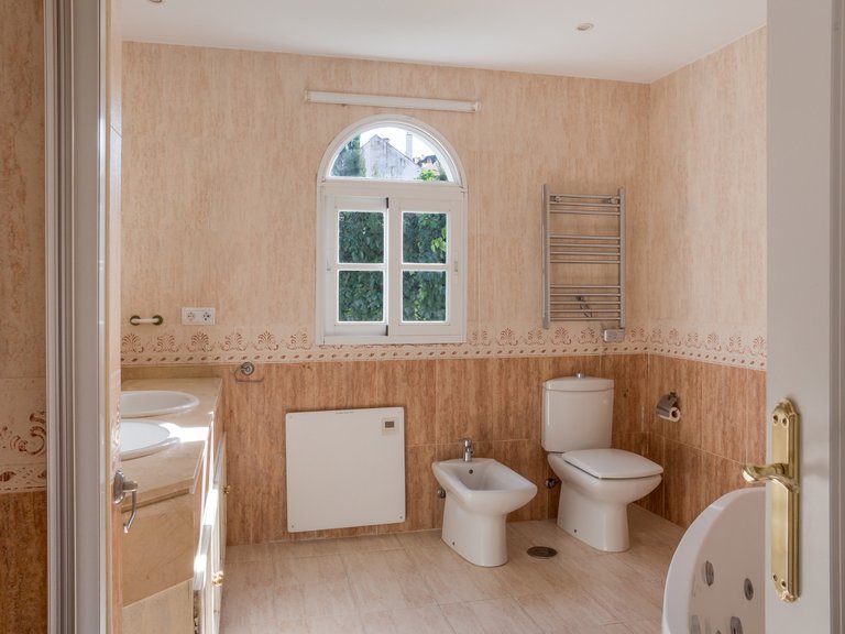 Villa for Sale in Marbella, Malaga 16