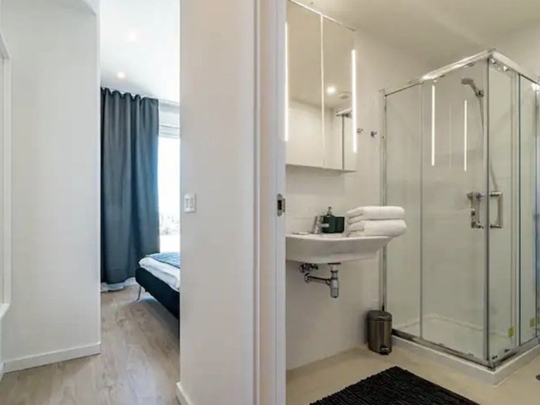 Contemporary Two-Bedroom Apartment with Sea Views in La Campana, Nueva Andalucía 9