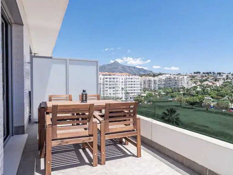 Contemporary Two-Bedroom Apartment with Sea Views in La Campana, Nueva Andalucía 5