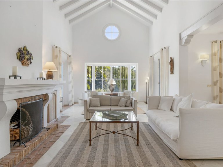 Villa for Sale in Benahavis, Malaga, 24