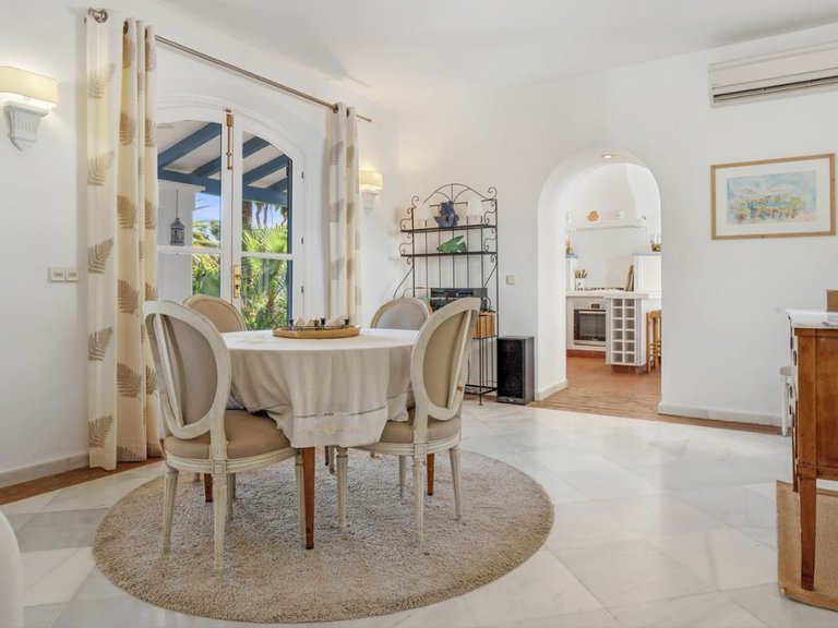 Villa for Sale in Benahavis, Malaga, 19