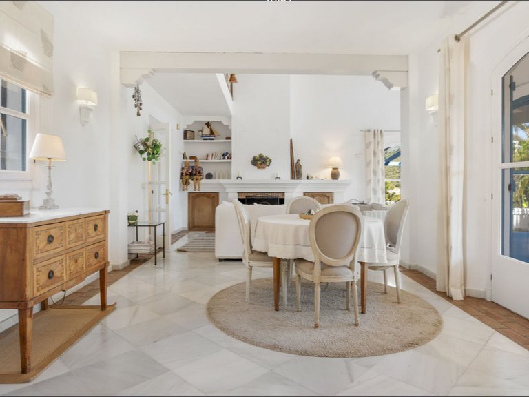 Villa for Sale in Benahavis, Malaga, 20